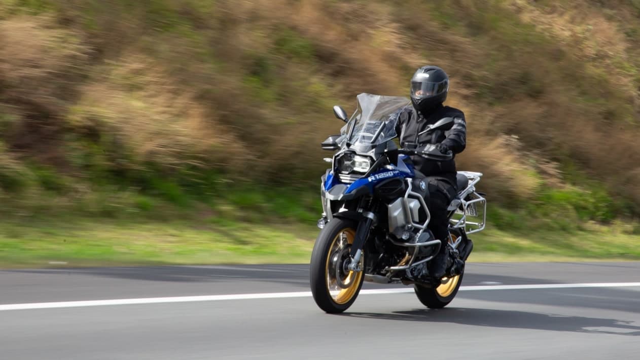 Pedágio free flow para motos: como pagar, prazos e o que muda em 2026